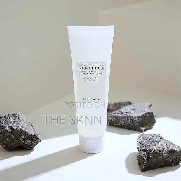 Madagascar Centella Tone Brightening Cleansing Gel Foam · Photo 2