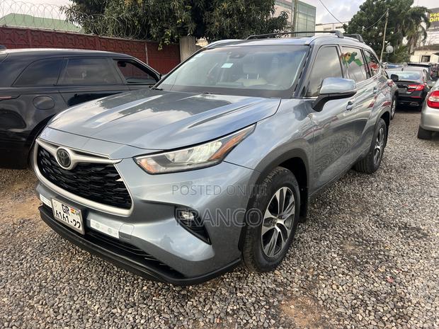 Toyota Highlander XLE 2022 Blue · Photo 7