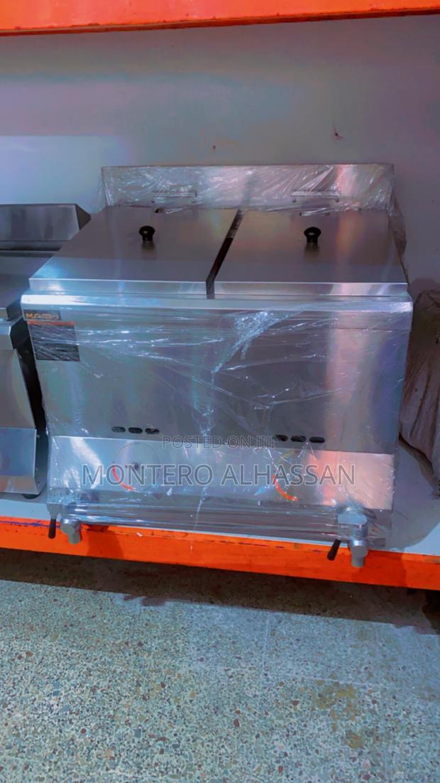Gas Deep Fryer 2 Compartment 40liters Max Cap. · Photo 1