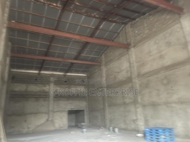 1000 SQM Warehouse at Circle · Photo 5