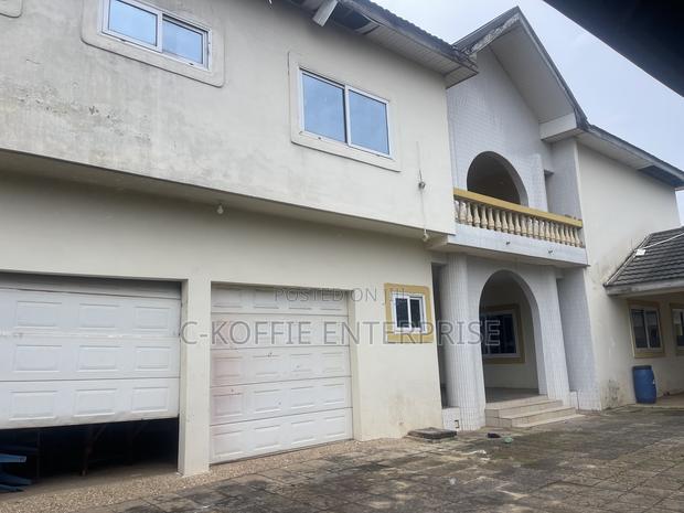 6bdrm Mansion in Achimota, The Mall for sale · Photo 2