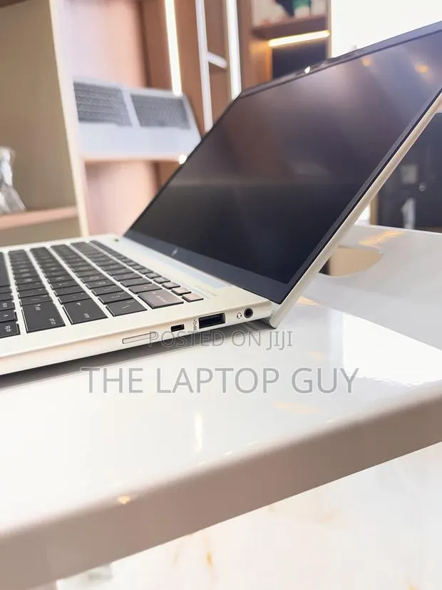 Laptop HP EliteBook 840 G9 8GB Intel Core i7 SSD 256GB · Photo 1