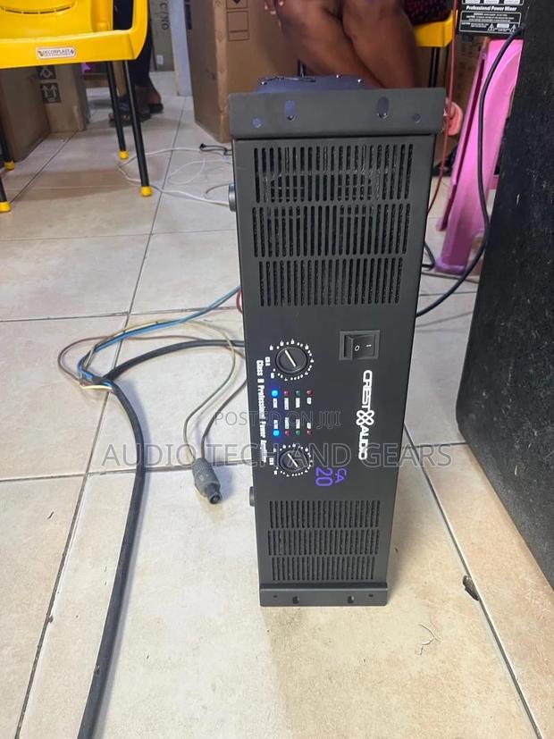Crest Audio Ca20 Bass Amplifier · Photo 1