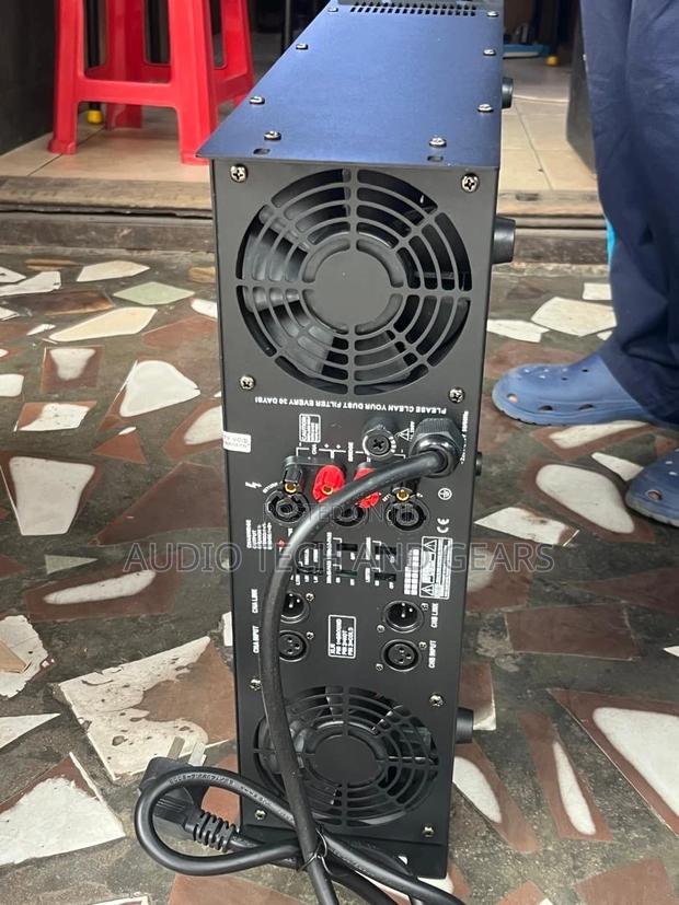 Crest Audio Ca20 Bass Amplifier · Photo 2