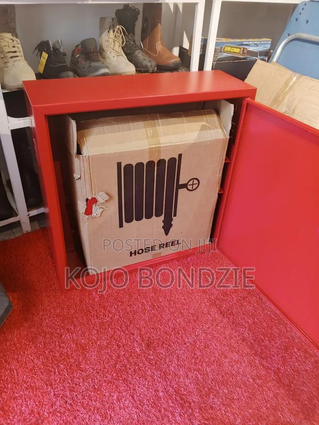 Hose Reel With Cabinet · Photo 3