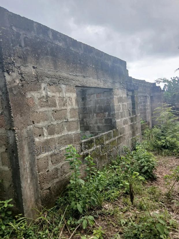 Uncompleted 5 Bedrooms Building · Photo 3