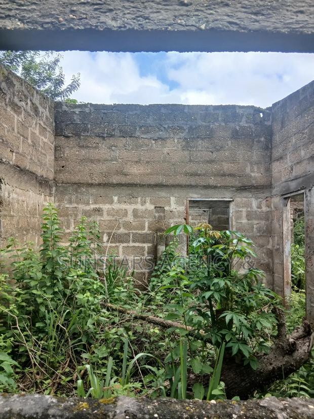 Uncompleted 5 Bedrooms Building