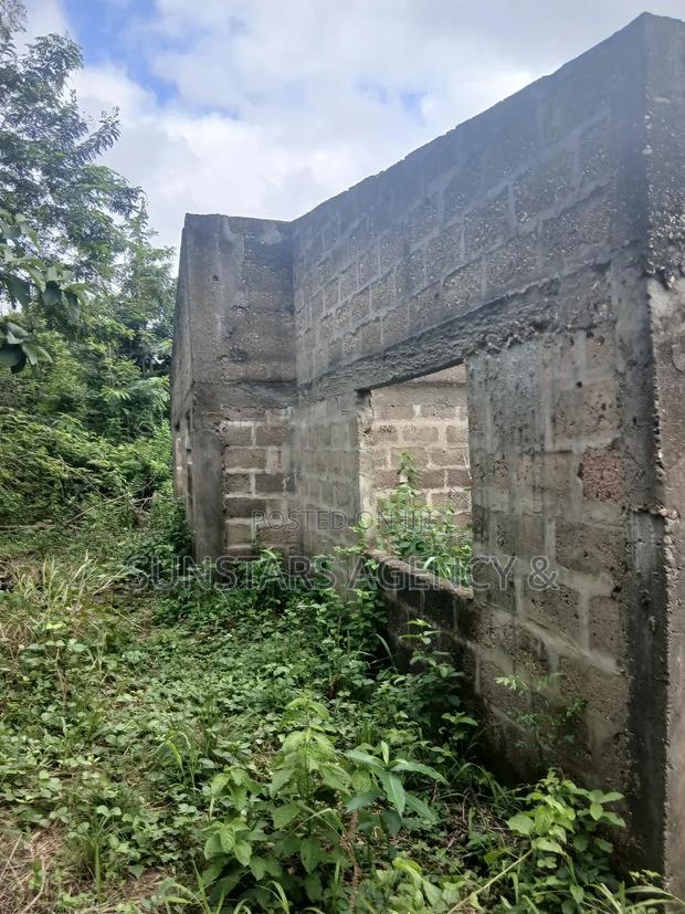Uncompleted 5 Bedrooms Building · Photo 5