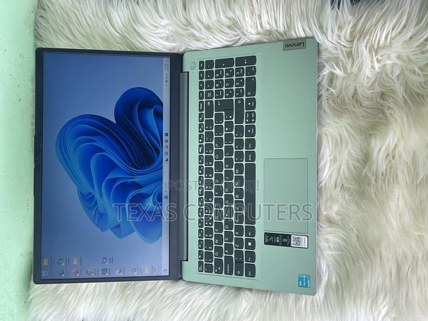 Laptop Samsung NP300E4V 16GB Intel Core I7 SSD 1T · Photo 1