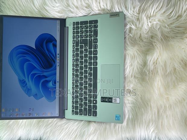 Laptop Samsung NP300E4V 16GB Intel Core I7 SSD 1T · Photo 2