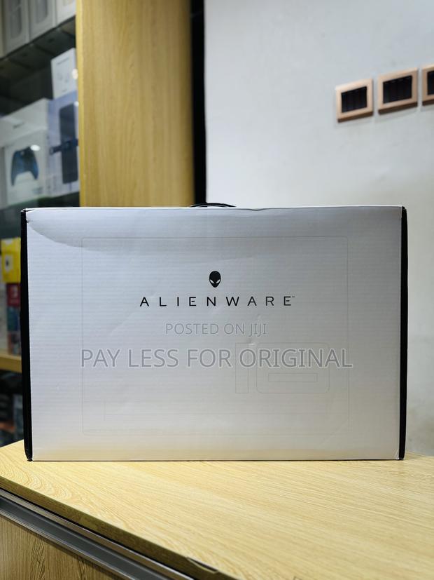 New Laptop Dell Allienware M18 R1 32GB Intel Core i9 SSD 1T · Photo 7