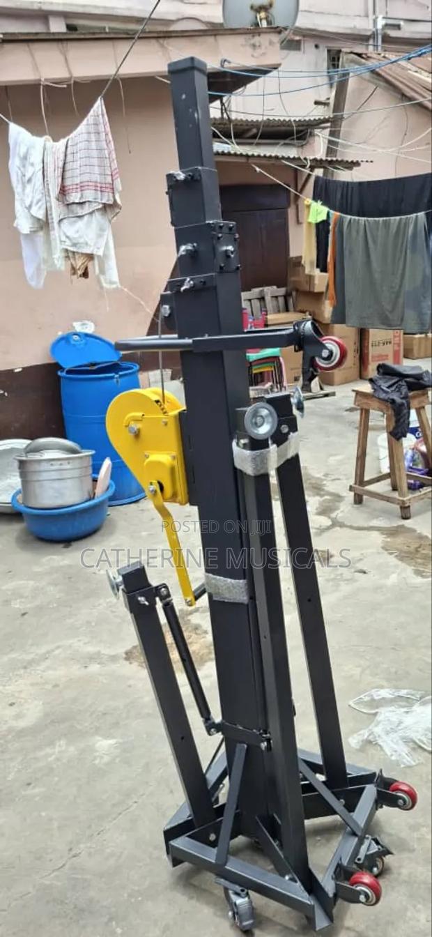 Line Array Stand · Photo 4
