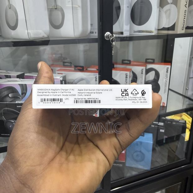 Original Apple Magsafe Charger · Photo 3
