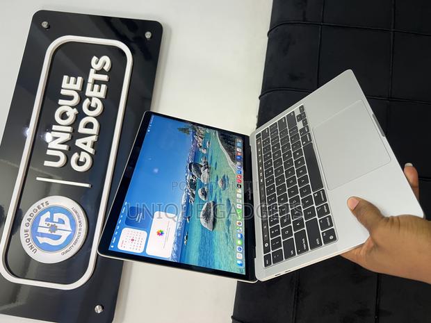 Laptop Apple MacBook Pro 2022 M2 8GB Intel Core M2 SSD 256GB · Photo 2