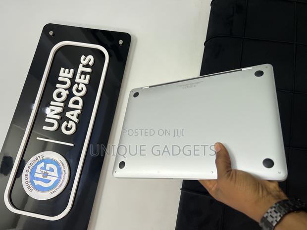 Laptop Apple MacBook Pro 2022 M2 8GB Intel Core M2 SSD 256GB · Photo 4