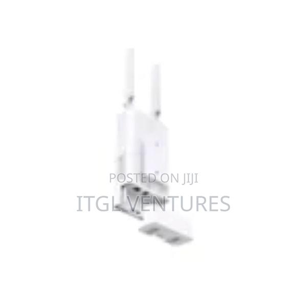 Tp-Link 4g 300 MBPS Wi-Fi Outdoor Router · Photo 1