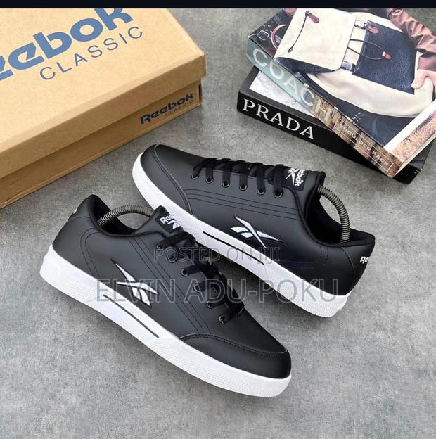 Reebok Low Xv Sneaker In Different Colours , Swipe > · Photo 1