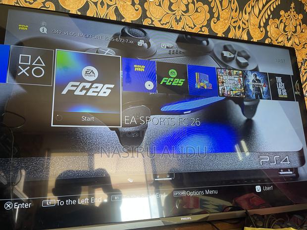 Ps4 Slim With 10 Good Games ,From Home Use Two Controllers · Photo 2