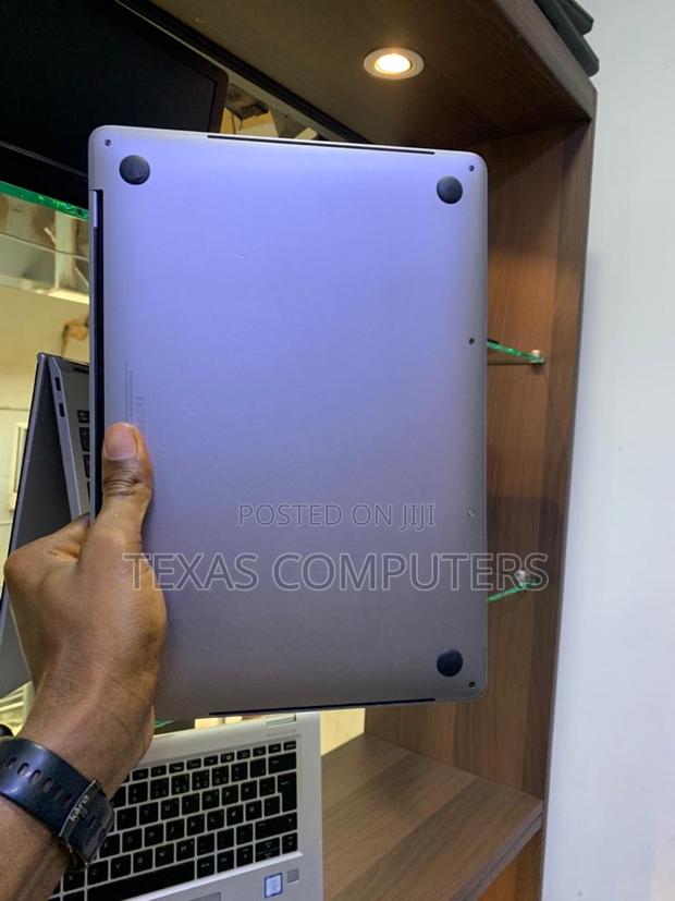 Laptop Apple MacBook Pro 2017 8GB Intel Core I5 SSD 256GB · Photo 4