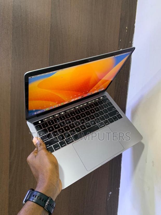 Laptop Apple MacBook Pro 2017 8GB Intel Core I5 SSD 256GB · Photo 3