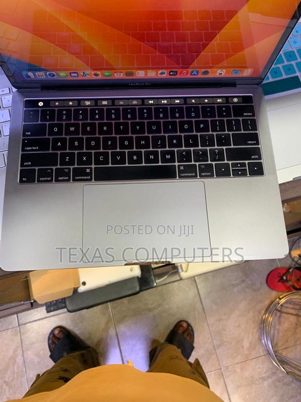 Laptop Apple MacBook Pro 2017 8GB Intel Core I5 SSD 256GB · Photo 2