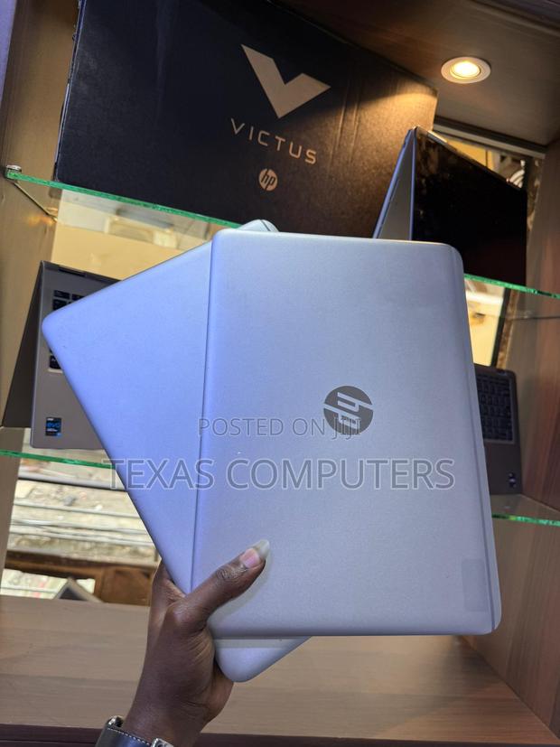 Laptop HP EliteBook 840 G3 8GB Intel Core I7 SSD 256GB · Photo 2