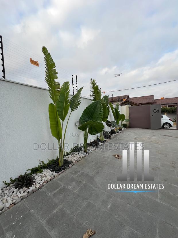 5bdrm House in East Legon for sale · Photo 3