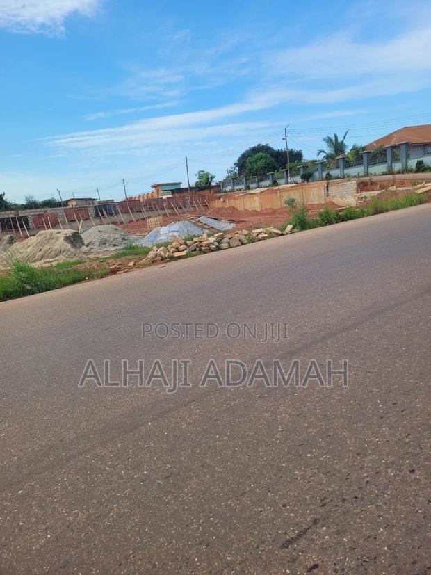 One Acre of Land for Sale Between Santasi and Apire Main Road · Photo 2