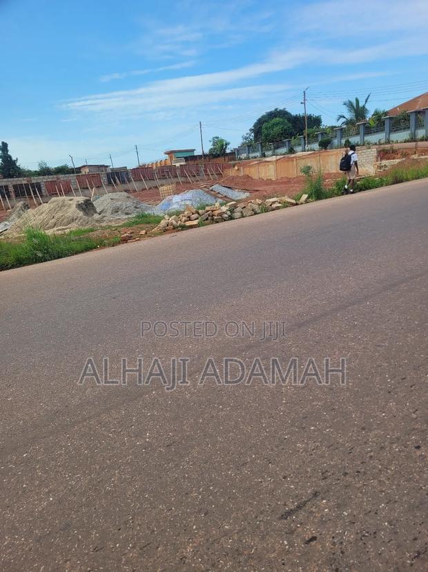 One Acre of Land for Sale Between Santasi and Apire Main Road · Photo 5