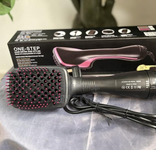 Hair Dryer With Brush All-in-One 1000watts · Photo 1
