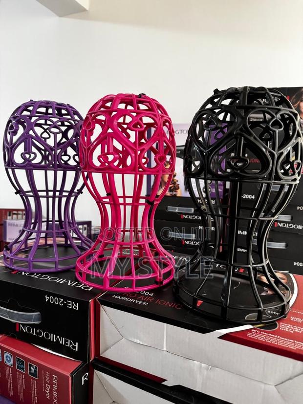 Wig Stand High Quality Plastic · Photo 1