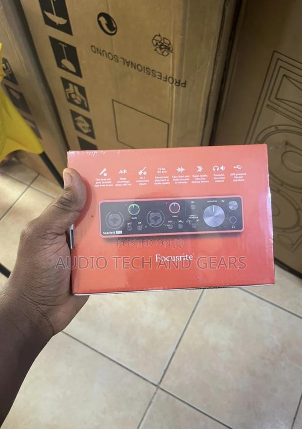 Focusrite Scarlet 2i2 3rd Gen Soundcard · Photo 2