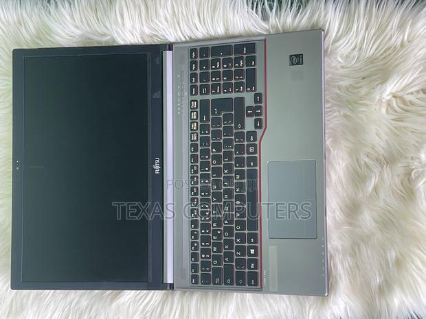 Laptop Fujitsu Lifebook AH532 8GB Intel Core I7 SSD 256GB · Photo 2