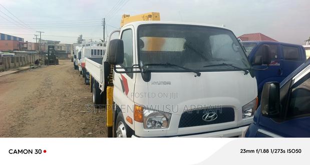 Hyundai Mighty Crane 3.5 Ton · Photo 1