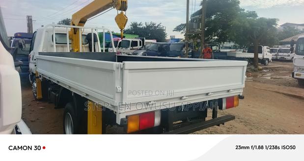 Hyundai Mighty Crane 3.5 Ton · Photo 2