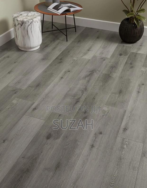 Five Square Meters Dimensioned Vinyl · Photo 1
