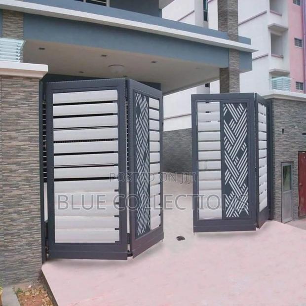 Folding Main Gate · Photo 1