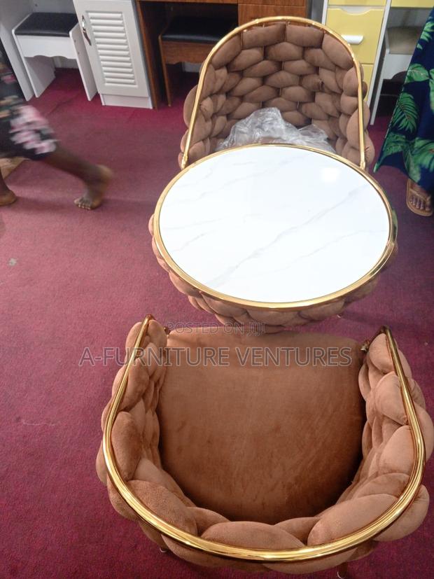 Executive Coffee Table With 2 Chairs · Photo 1