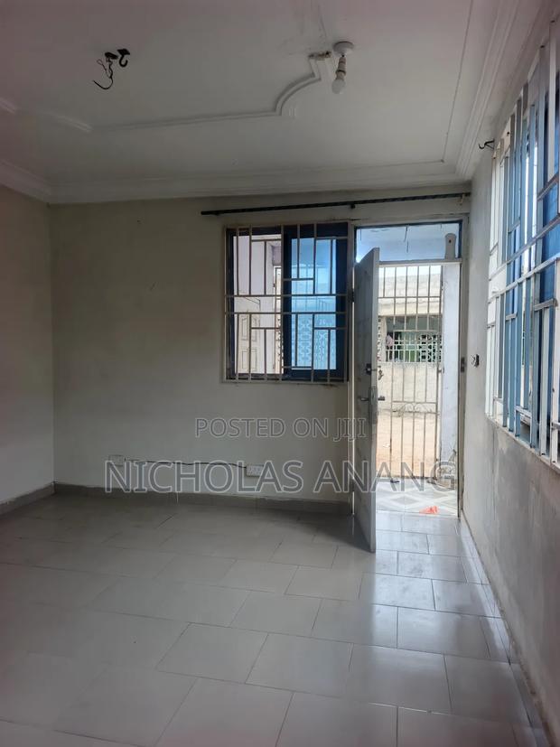 1bdrm Apartment in Dorns, New Town for rent · Photo 3