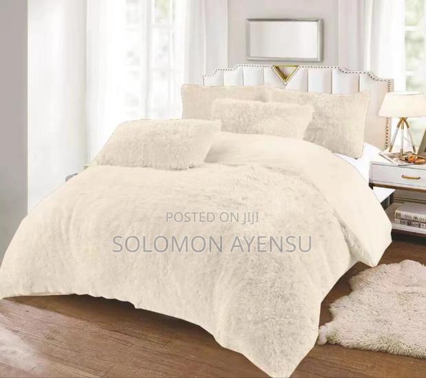 Quality Flurfy Duvet Set Available In Different Colours · Photo 2