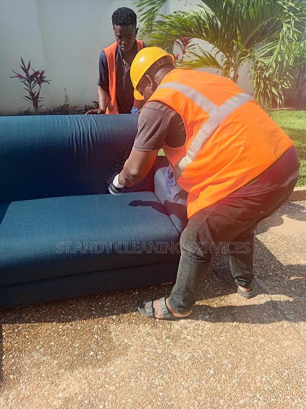 Sofa Chairs Cleaning · Photo 1