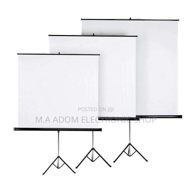 Eldo Pro Projector Screen 150cm X 150cm Tripod · Photo 1