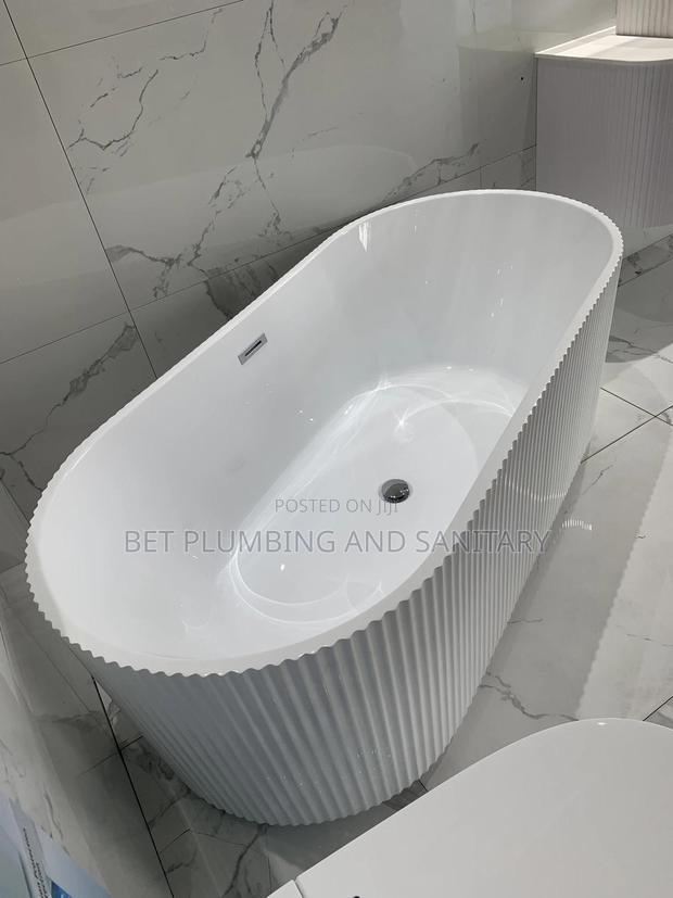 European Jacuzzi Bathtub Complete · Photo 1