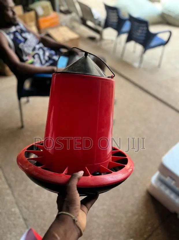 12kg Poultry Feeder · Photo 1