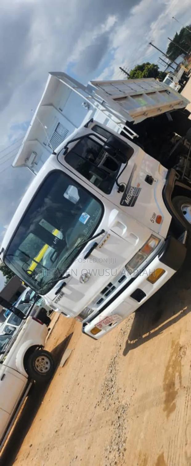 Hyundai 5 Ton Tipper Truck · Photo 1