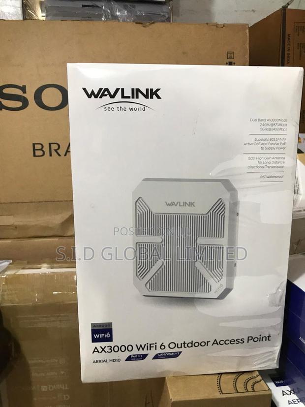 Wavlink Four 12dbi Built-in Detachable Antennas Strengthen Signals · Photo 1