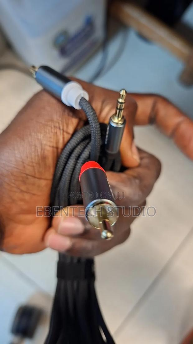 3.5mm Stereo Jack to Dual Rca Cable · Photo 5