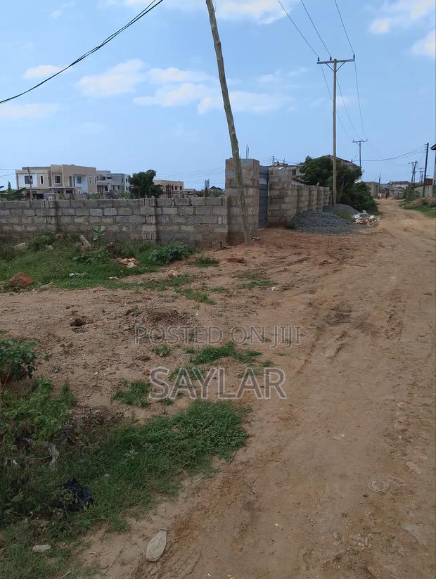 Half Plot for Sale Close to Mf Estate Lashibi · Photo 2