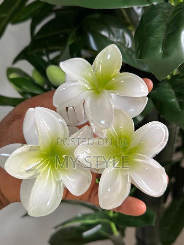 Hair Clip Flower Design · Photo 2
