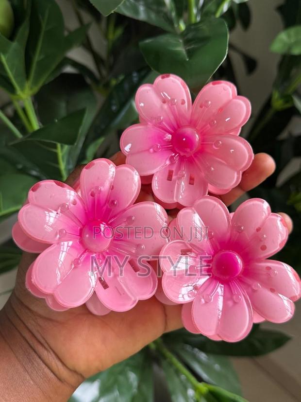Hair Clip Flower Design · Photo 3